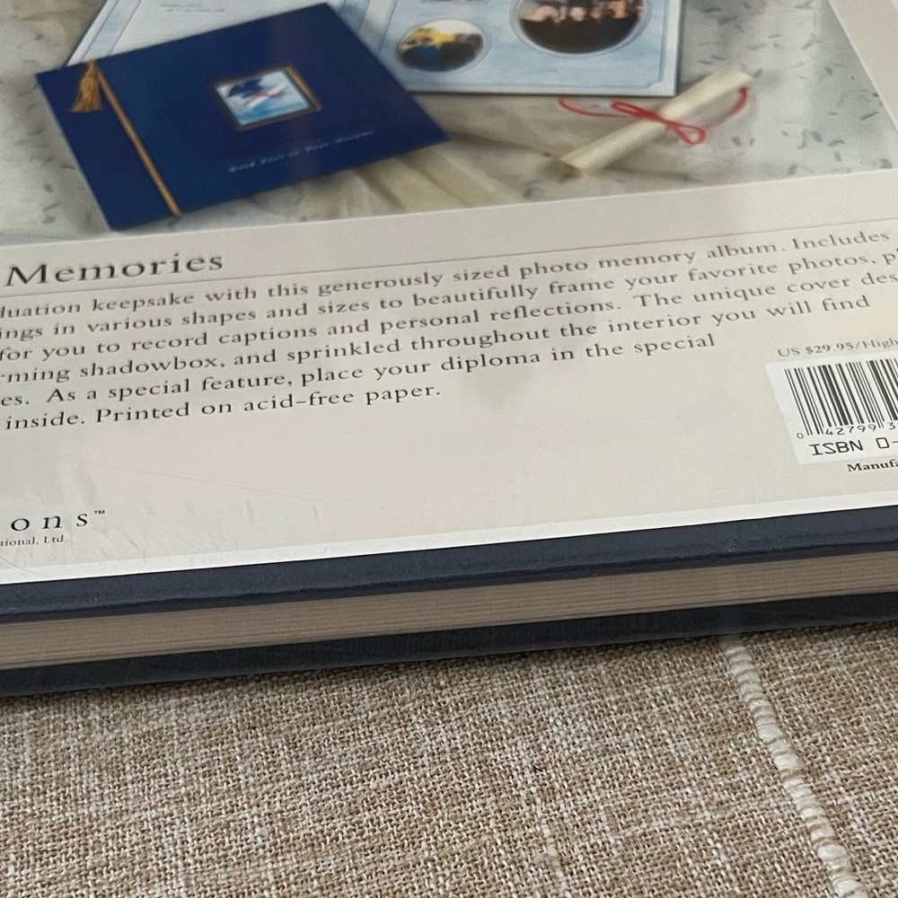 new 12” Graduation Scrapbook Photo Memory Album “Hold Fast To Your Dreams” - Picture 5 of 8